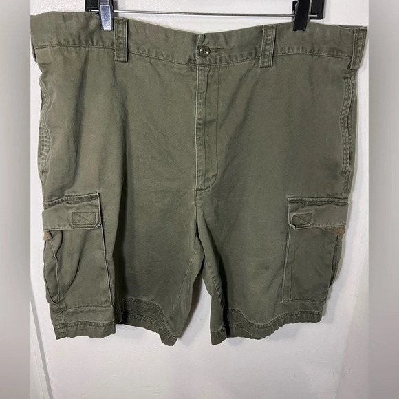 Perry Ellis, America, 38, olive cargo, button, zip closure, Bermuda shorts - Picture 1 of 11